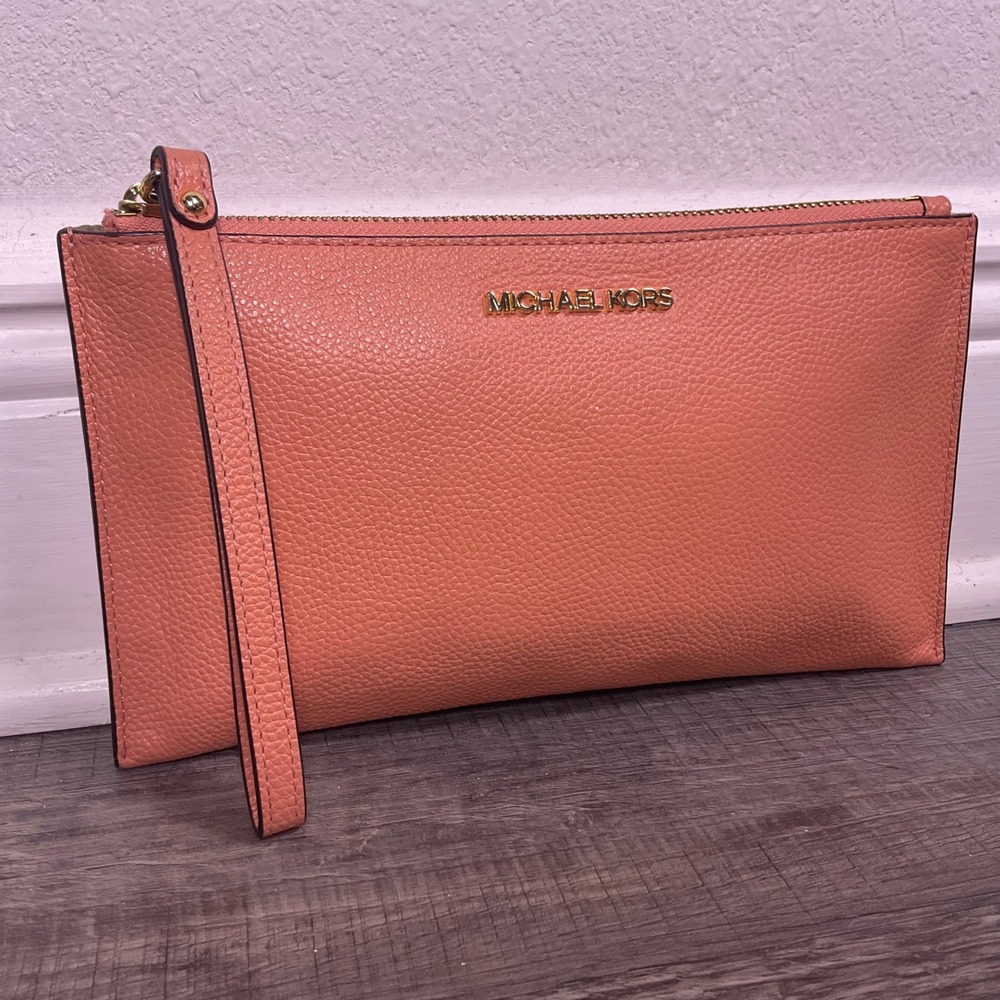Michael Kors Jet Set Coral Pebbled Leather Large Wristlet Pouch y2k luxury pink